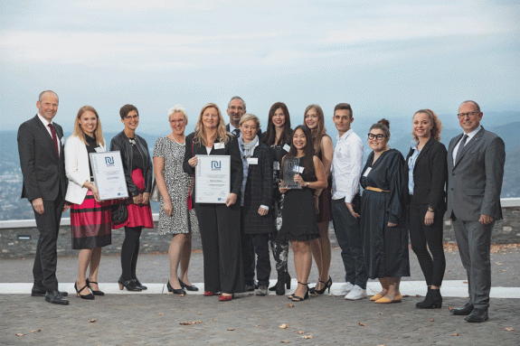 Das Team um Susanne Pfunder und das K&U-Team freuten sich zusammen mit Rainer Huber und Torsten Geiler über die Auszeichnungen