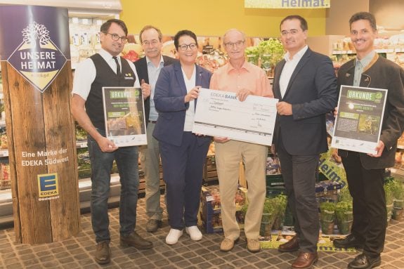 Scheckübergabe im EDEKA Miller in Aalen-Unterrombach.