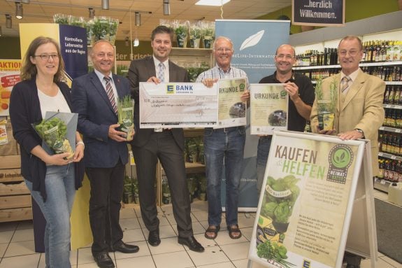 Urkunden- und Scheckübergabe an den Angelverein Edingen Neckarhausen.