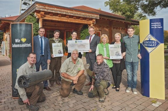 Urkunden- und Scheckübergabe an Naturzentrum Rheinauen.